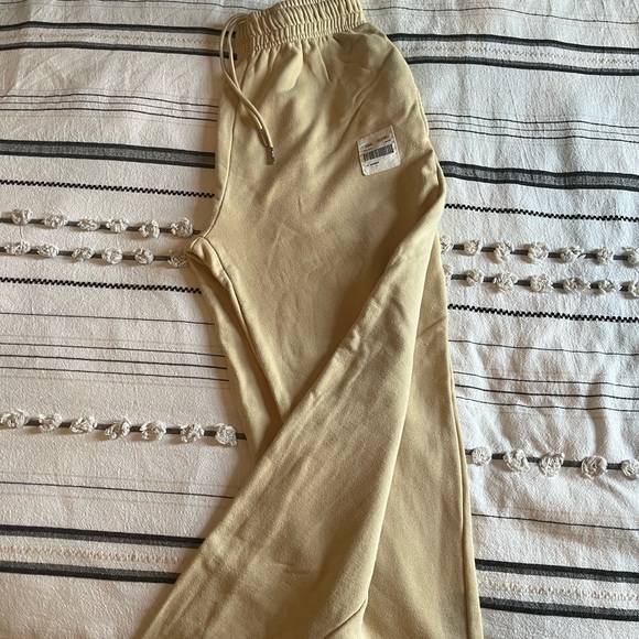 Jogger - Picture 2 of 3